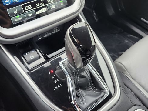 Used 2025 Subaru Outback Limited XT image 33