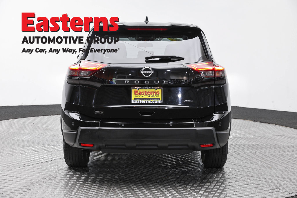 Used 2024 Nissan Rogue S AWD/4WD image 7