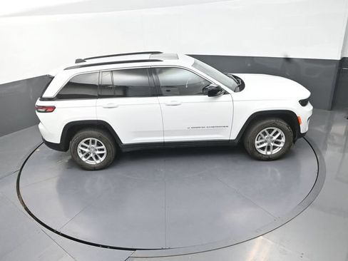 Used 2026 Jeep Grand Cherokee Laredo X AWD/4WD image 18