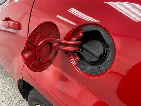 Used 2011 Dodge Avenger Express image 27