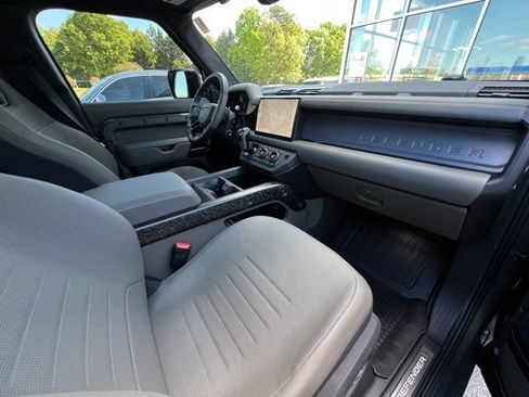 Used 2025 Land Rover Defender 110 AWD/4WD image 46