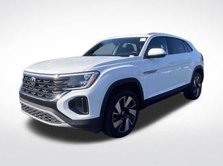 Used 2025 Volkswagen Atlas Cross Sport SE FWD video 3