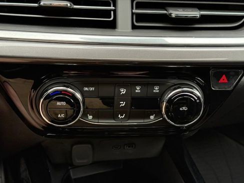 New 2026 Chevrolet Trax ACTIV w/ Sunroof Package FWD image 17