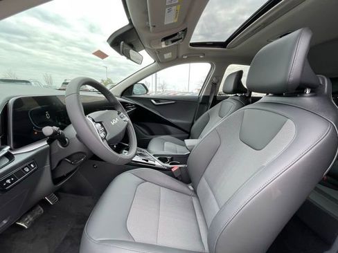 New 2025 Kia Niro EX Touring image 22
