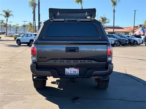 Used 2022 Toyota Tacoma Limited image 7