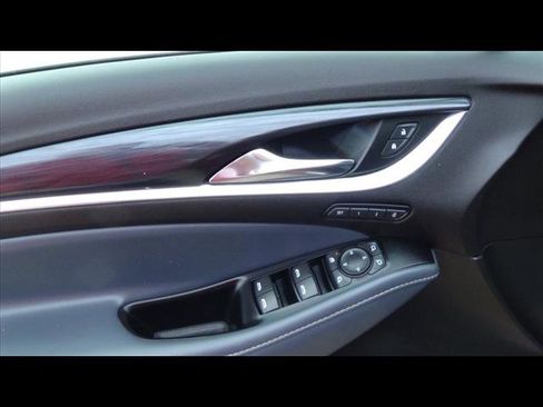 Used 2024 Buick Enclave Premium image 16