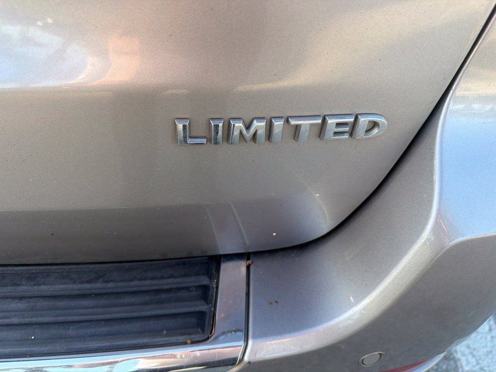 Used 2016 Jeep Grand Cherokee Limited w/ Luxury Group II RWD image 9