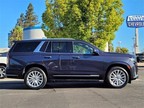 Used 2023 Cadillac Escalade Premium Luxury w/ Performance Package image 5