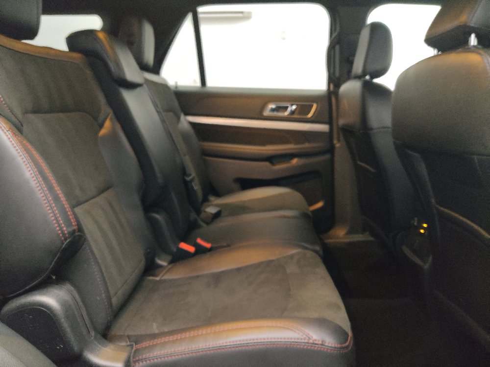 Used 2019 Ford Explorer XLT w/ Equipment Group 202A FWD image 19