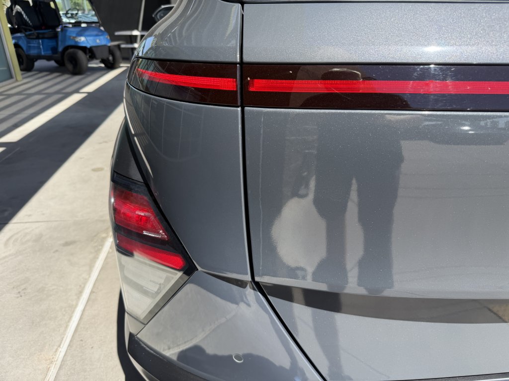 Used 2024 Hyundai Kona Limited FWD image 14