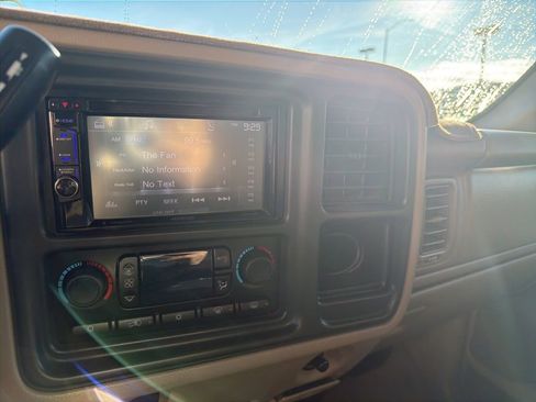 Used 2003 Chevrolet Silverado 2500 LS w/ Skid Plate Package image 24