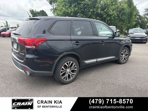 Used 2018 Mitsubishi Outlander ES AWD/4WD image 4