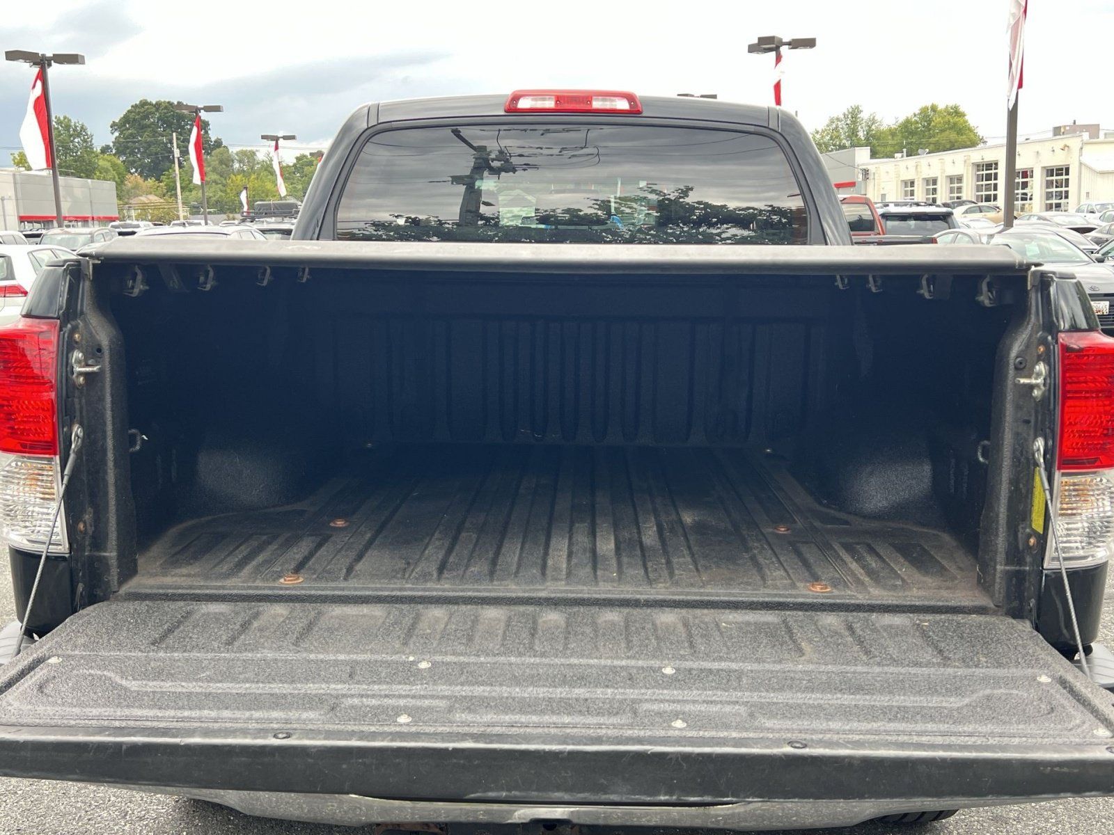 Used 2011 Toyota Tundra Limited w/ Memory Pkg AWD/4WD image 25