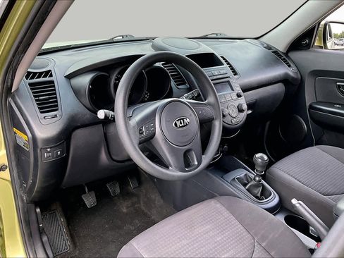 Used 2013 Kia Soul FWD image 18