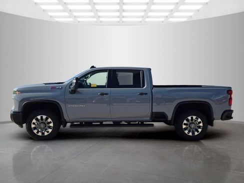Used 2024 Chevrolet Silverado 2500 Custom w/ Custom Value Package AWD/4WD image 5