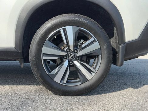 Used 2023 Nissan Rogue SL FWD image 38