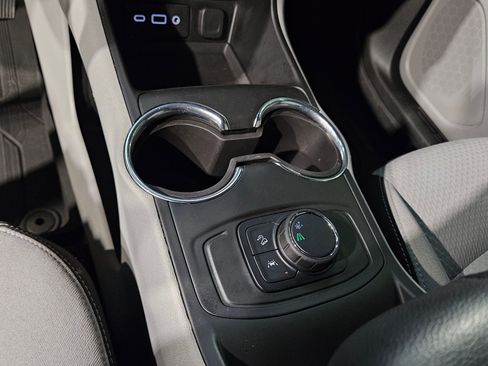 Used 2023 GMC Terrain SLE image 31