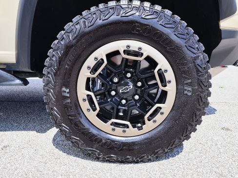 Used 2023 Chevrolet Colorado ZR2 w/ Desert Boss Special Edition image 30