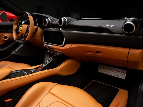 Used 2019 Ferrari Portofino RWD image 65