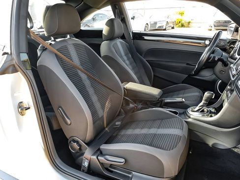 Used 2014 Volkswagen Beetle R-Line FWD image 32