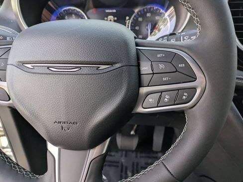 New 2027 Chrysler Pacifica Select FWD image 22
