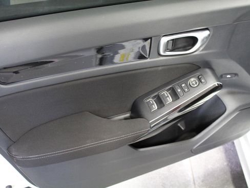 Used 2023 Honda Civic Sport image 17