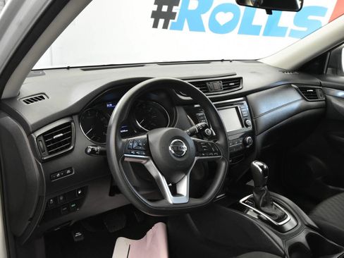 Used 2020 Nissan Rogue S image 11