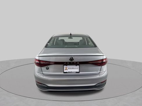 Used 2025 Volkswagen Jetta SE FWD image 32
