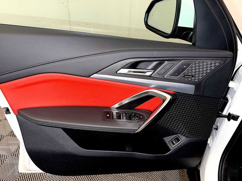 Used 2025 BMW X1 xDrive28i w/ Premium Package image 11