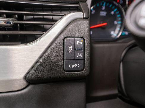 Used 2018 GMC Yukon XL SLT w/ Premium Edition RWD image 31