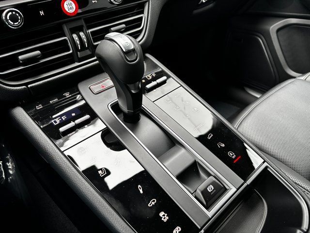 Certified 2026 Porsche Macan S AWD/4WD image 22