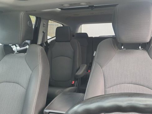 Used 2017 Chevrolet Traverse LT w/ Style and Technology Package AWD/4WD image 13