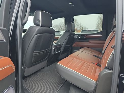 Used 2025 GMC Sierra 1500 Denali Ultimate image 12