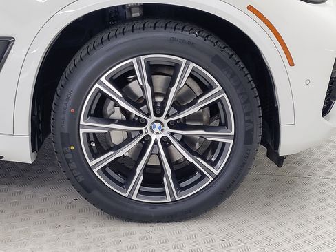 Used 2019 BMW X5 xDrive40i w/ M Sport Package image 4