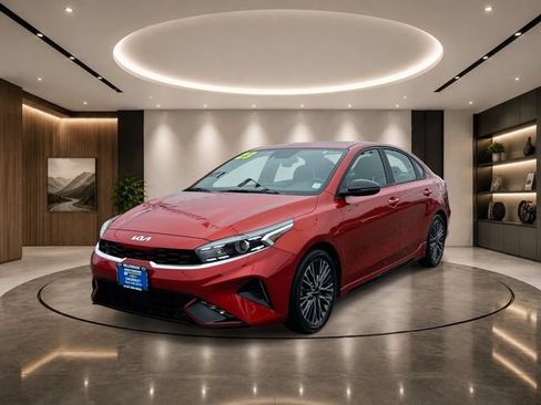 Used 2023 Kia Forte GT-Line w/ GT-Line Premium Package FWD image 2
