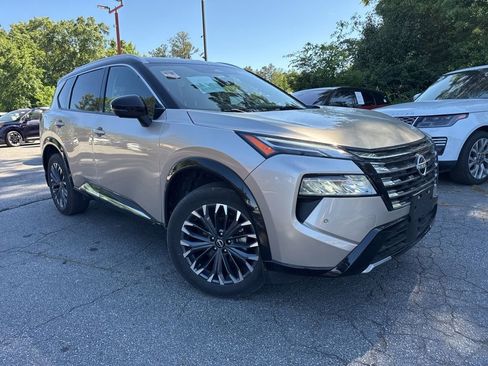 Used 2024 Nissan Rogue Platinum w/ Platinum Premium Package AWD/4WD image 4