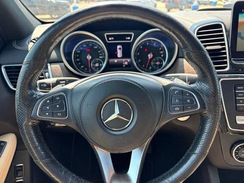 Used 2017 Mercedes-Benz GLS 550 4MATIC image 28
