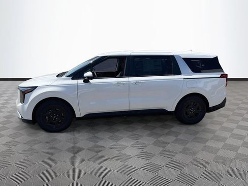 New 2026 Kia Carnival FWD image 4
