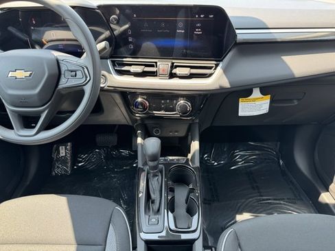 New 2026 Chevrolet TrailBlazer LT w/ Driver Confidence Package image 2