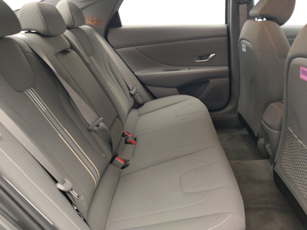 Used 2024 Hyundai Elantra SEL w/ Convenience Package FWD image 19