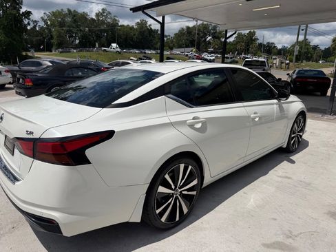 Used 2021 Nissan Altima 2.5 SR FWD image 5