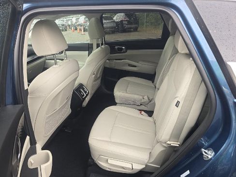 Used 2025 Kia Sorento EX w/ EX Panoramic Sunroof Package AWD/4WD image 15