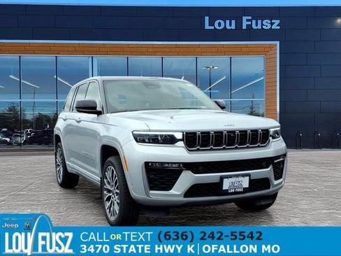 New 2026 Jeep Grand Cherokee Summit AWD/4WD image 1