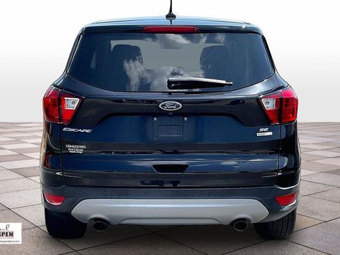 Certified 2019 Ford Escape SE FWD image 4