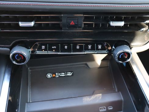 Used 2025 Chevrolet Suburban RST w/ Comfort Package image 30