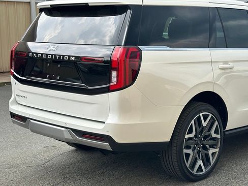 New 2026 Ford Expedition Platinum w/ Platinum Ultimate Package AWD/4WD image 43
