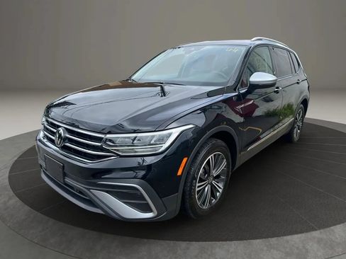Used 2024 Volkswagen Tiguan Wolfsburg Edition AWD/4WD image 1