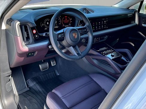 Certified 2025 Porsche Cayenne S AWD/4WD image 4