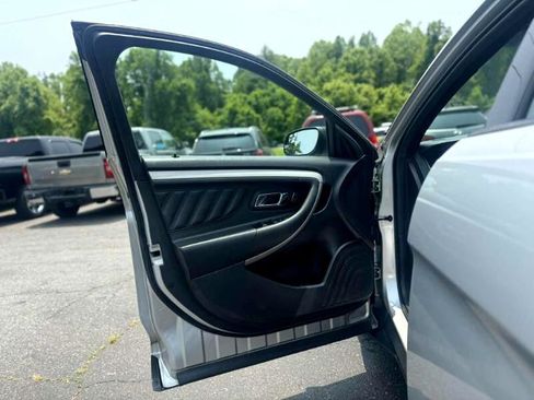 Used 2016 Ford Taurus SEL image 9