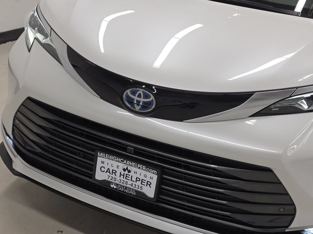 Used 2024 Toyota Sienna Platinum AWD/4WD image 50